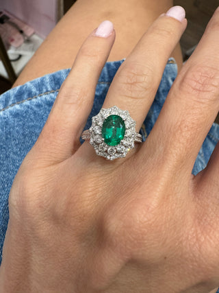 Emerald & Diamond Oval Cut Ringdent