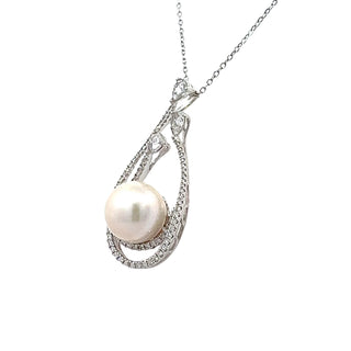 Aura Pearl Necklace