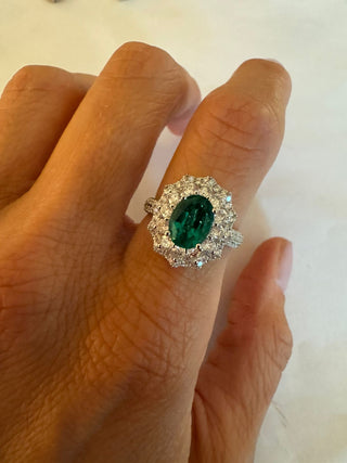 Emerald & Diamond Oval Cut Ringdent