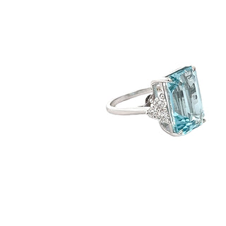 Aquamarine & Side Diamond Ring